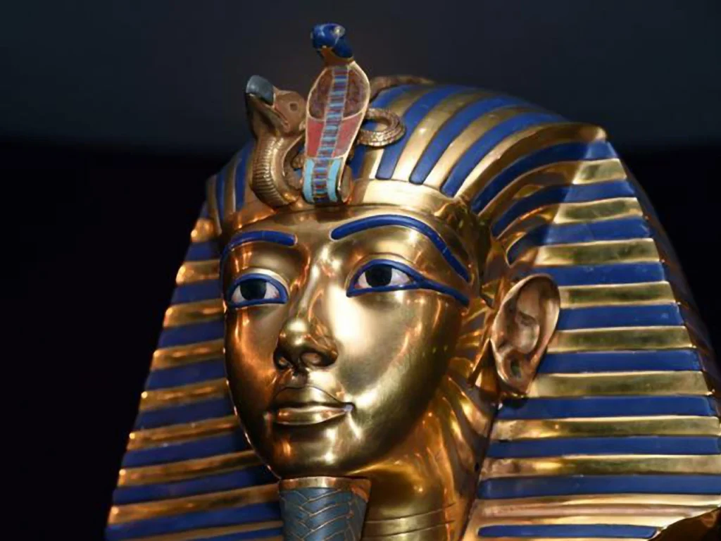 Tutankhamun lapiz mask